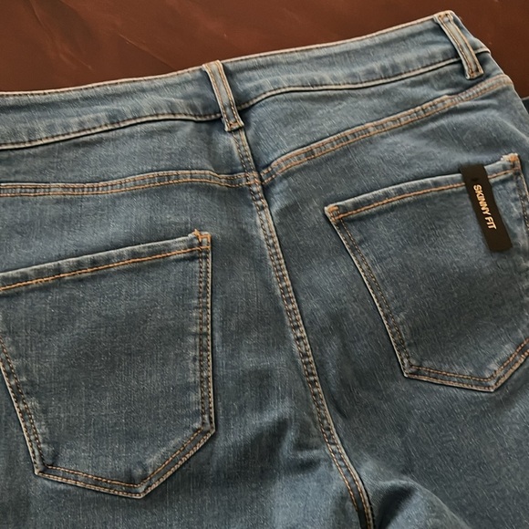 Massimo Dutti blue & yellow floral denim embroidered jeans 6 NWT - Picture 7 of 13